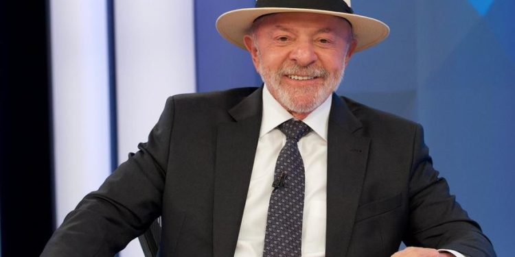 Por que Lula usou chapéu em entrevista na Globo?