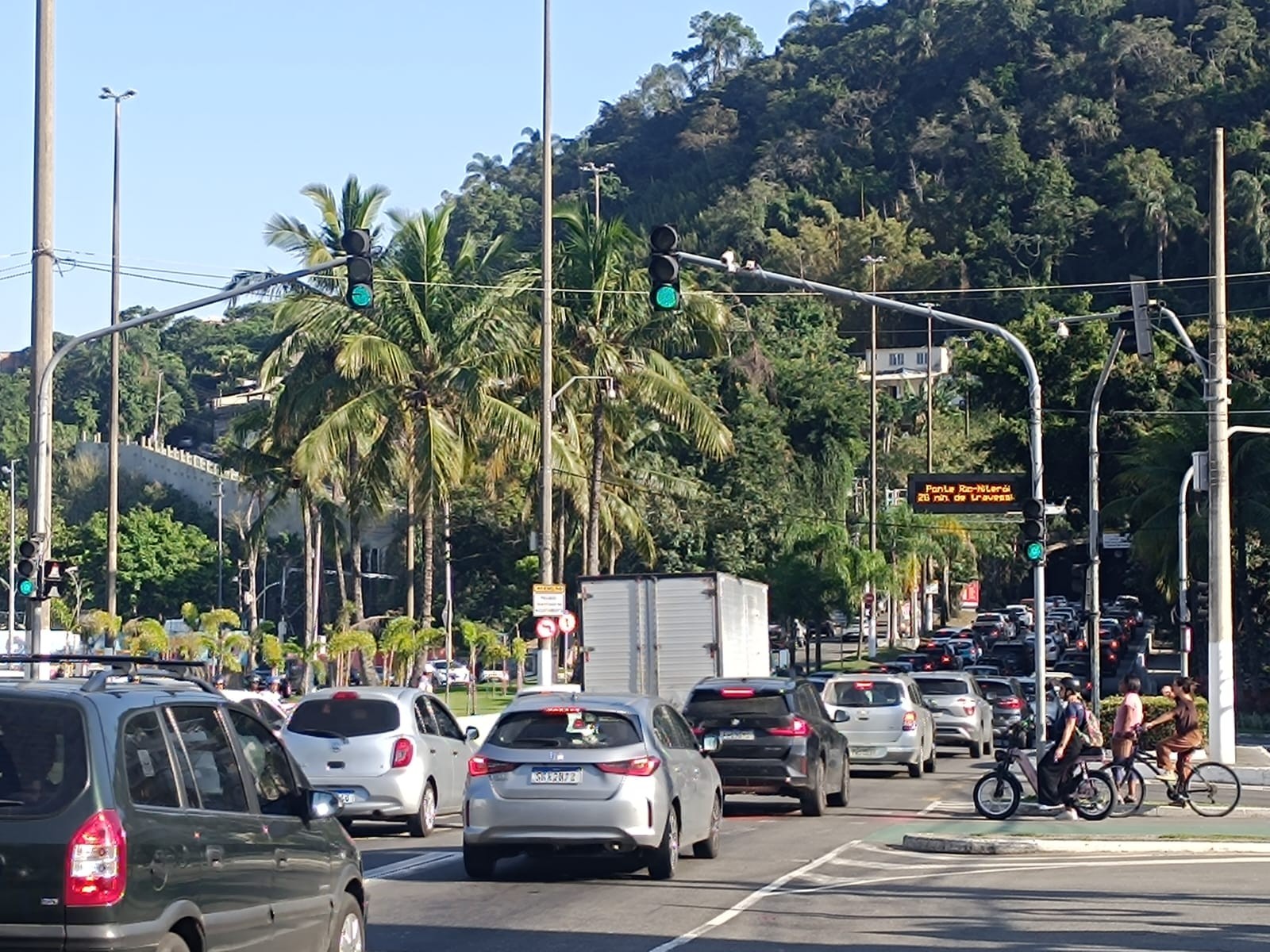 Prefeitura de Niterói estuda medidas para destravar trânsito da Zona Sul