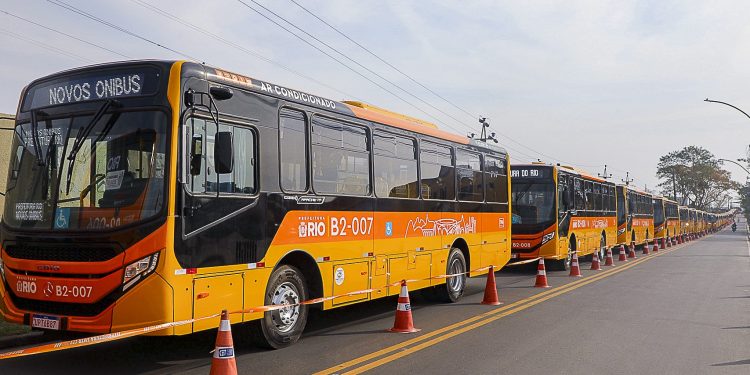 Prefeitura entrega 54 ônibus e inaugura primeira garagem pública do Sistema RIO em Campo Grande