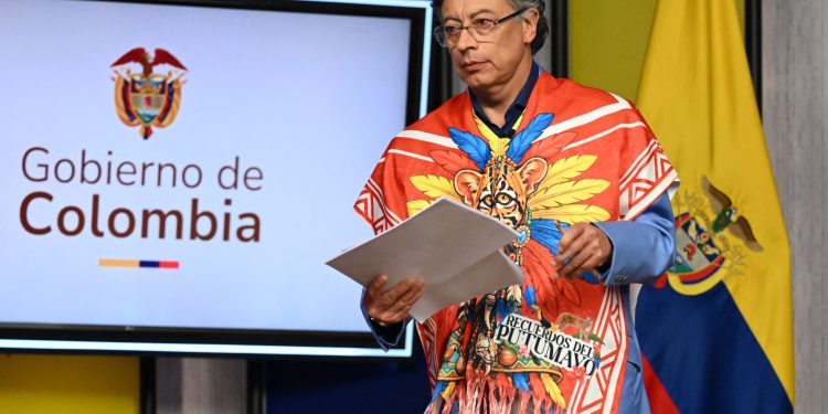 Presidente da Colômbia diz temer 'guerra civil' após apontar suposta fraude eleitoral