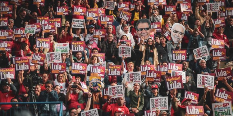 Programa de governo do PT faz ginástica para esconder números de Dilma na presidência