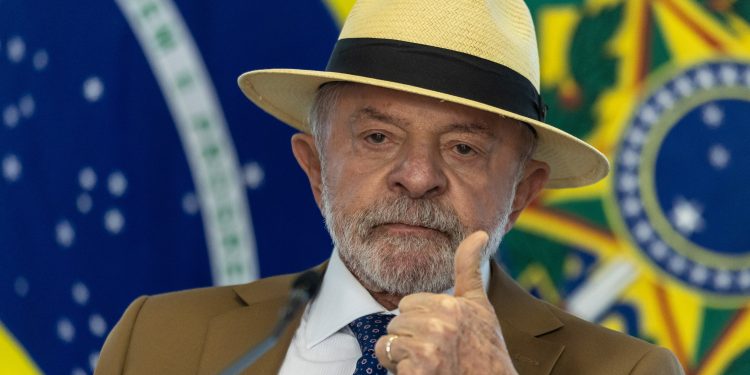 Quaest: desaprovação volta a passar numericamente a aprovação do governo Lula
