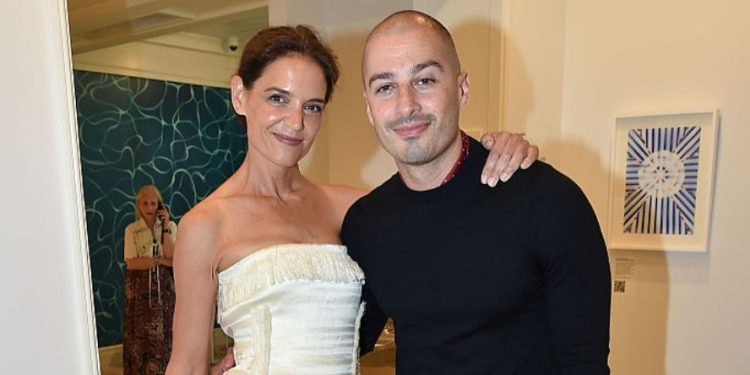 Quem é o novo namorado de Katie Holmes? Atriz assume romance nas redes sociais