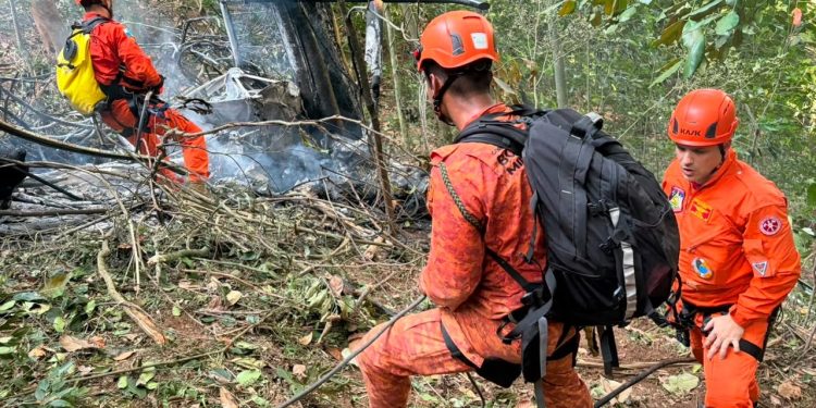 Quem são as vítimas de queda de helicóptero próximo à Vista Chinesa no Rio