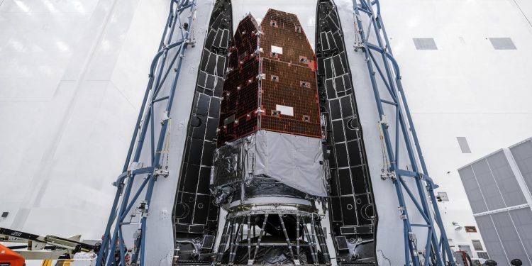Quem são os pesquisadores brasileiros com papel decisivo na operação do supertelescópio que a Nasa lança neste domingo