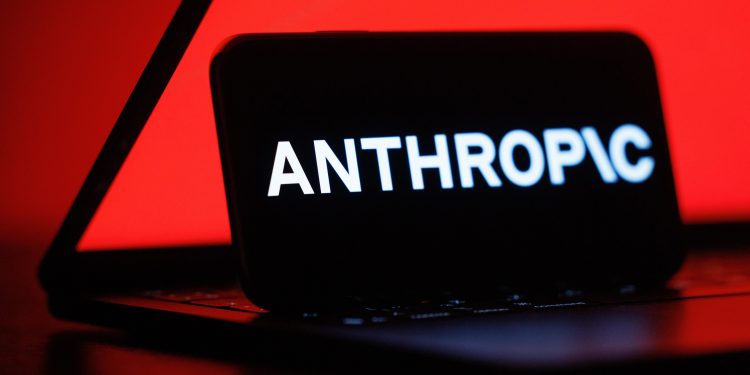 Receita da Anthropic dispara mais de 14 vezes no segundo trimestre, para US$ 11,5 bilhões, diz agência