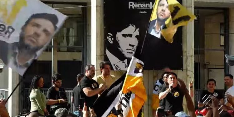 Renan Santos abre campanha presidencial em ato na faculdade de Direito da USP, no centro de São Paulo