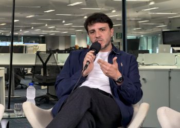Renan Santos diz que era 'SUScético até estudar' e defende sistema de saúde baseado em modelo adotado em El Salvador