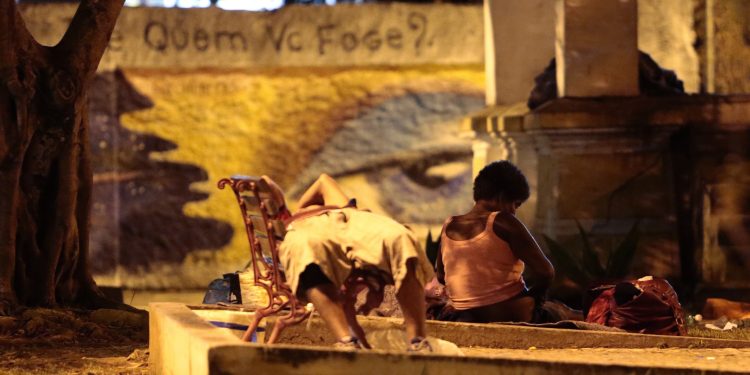 Resultado da enquete: população em situação de rua ultrapassa trânsito e é considerada principal problema da Zona Sul de Niterói