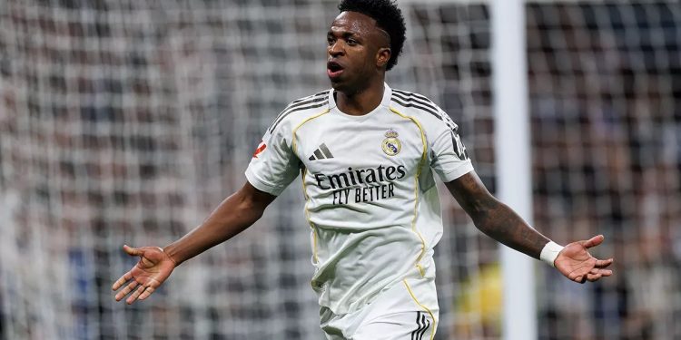 Reunião entre Vini Jr. e Real Madrid por renovação de contrato é vista como 'muito positiva', diz jornalista