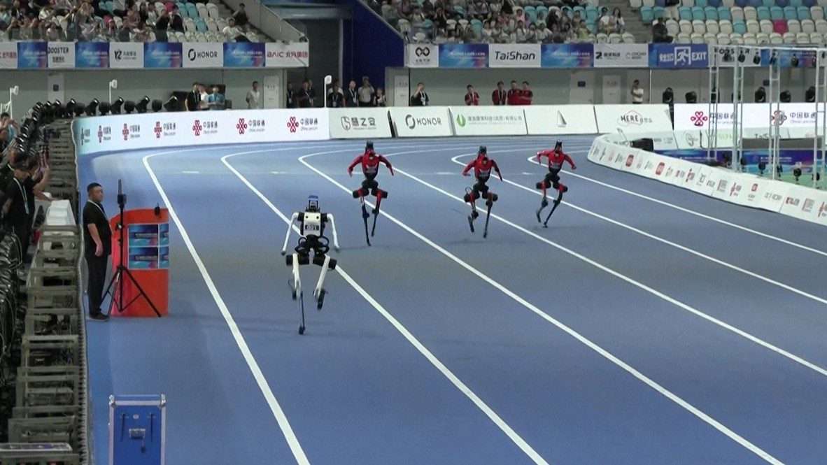 Robôs batem recordes de Usain Bolt e encantam público nos Jogos de Robótica de Pequim; assista