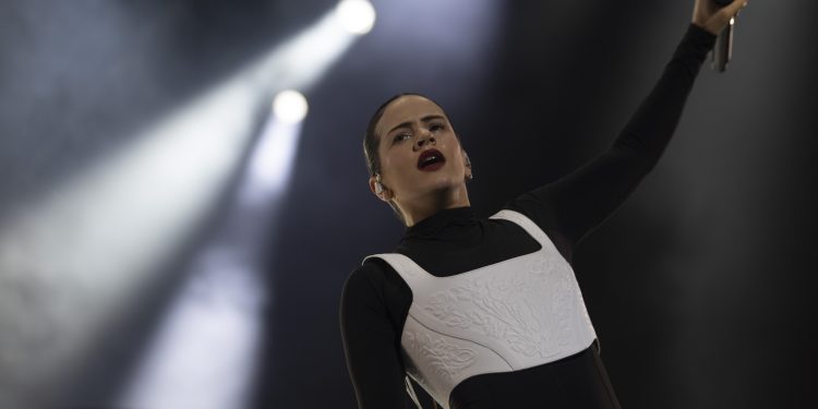 Rosalía pede desculpas na Argentina após polêmica na final da Copa do Mundo: 'Nunca foi minha intenção'