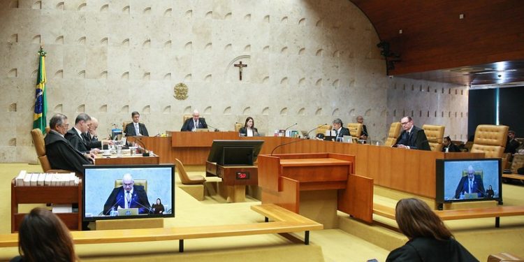 STF julga em setembro licença-maternidade para adotantes, transfusão de sangue em Testemunhas de Jeová e 'cura gay'