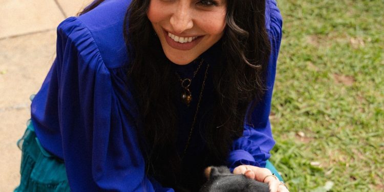 Sabrina Sato acompanhará adoção de cães resgatados em seu novo programa no GNT