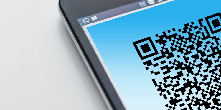Saiba por que você nunca deve escanear um QR Code na rua sem antes revisar alguns sinais de alerta
