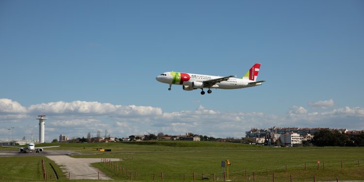 Segundo avião da TAP em dois dias faz pouso de emergência em Portugal