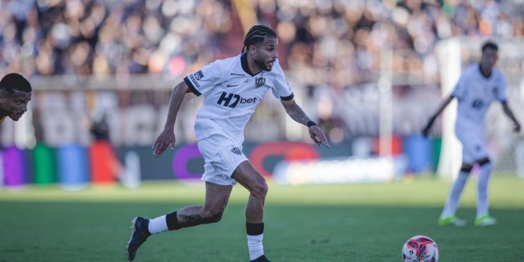 Sem Deossa, Vasco faz consulta por Alexsander, do Atlético-MG