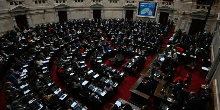 Sob pressão, Milei retira proposta que ampliaria compra de terras por estrangeiros na Argentina