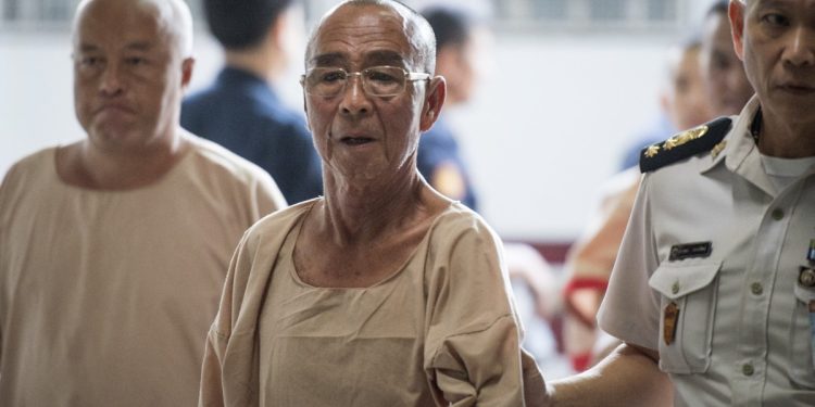 Tailândia liberta aos 85 anos chefão do tráfico condenado à prisão perpétua e anuncia revisão de indultos