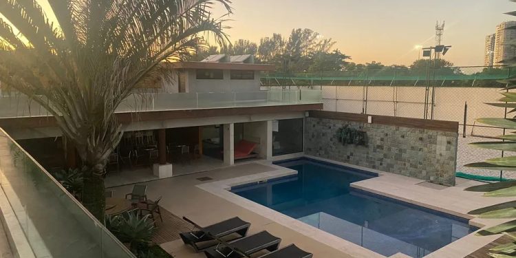 Tamara Garcia e Bernardo Bello são processados por dívida de R$ 63 mil de mansão na Barra