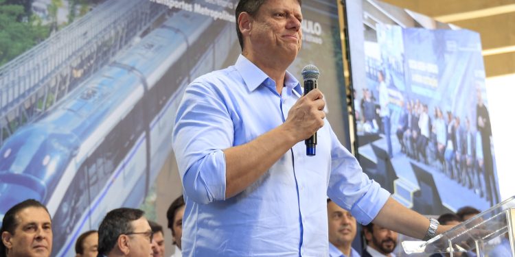 Tarcísio aumenta peso da segurança em plano de governo em meio a ofensiva de Haddad sobre indicadores
