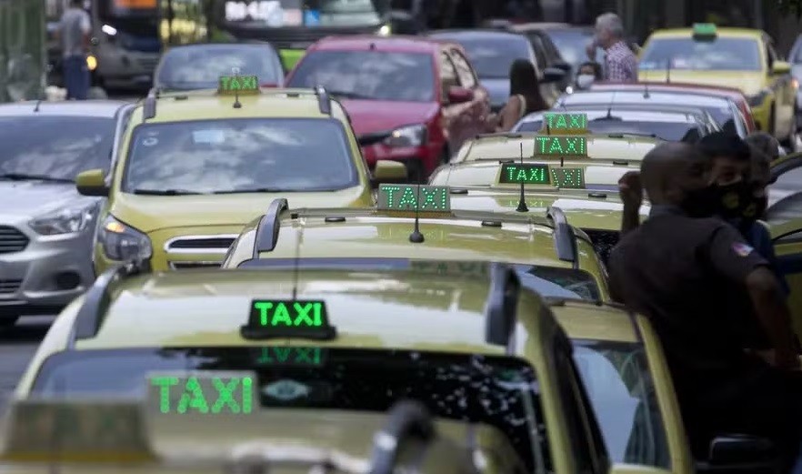 Taxistas raramente sofrem de Alzheimer, mostra estudo: mapas mentais complexos e raciocínio espacial protegem o cérebro