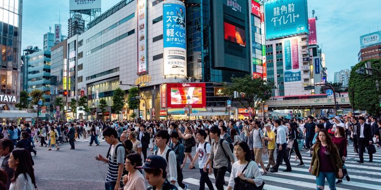 Terremoto atinge Tóquio e costa leste do Japão; feridos passam de 30