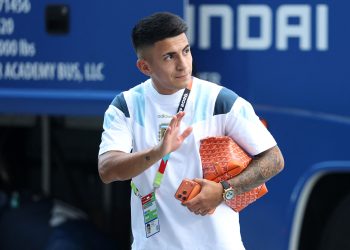Thiago Almada ainda tem chances de jogar no Flamengo? Veja como está a negociação