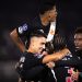 Thiago Mendes brilha, atacantes saem da seca, e Vasco avança às quartas da Sul-Americana como presente de aniversário; análise
