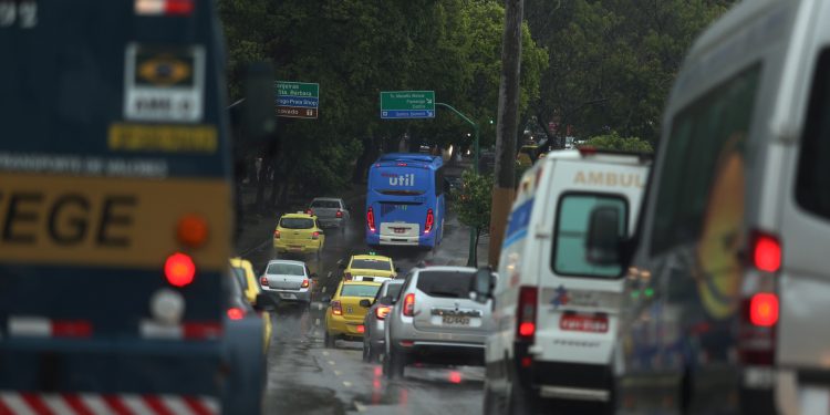 Trânsito supera população em situação de rua em enquete sobre principal problema de Botafogo; ainda dá tempo de votar