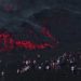 Turistas se reúnem para ver erupção do Etna, na Itália; vídeo