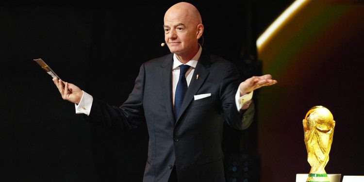 Uefa ameaça processar Fifa por plano de Infantino e crise na entidade se aprofunda
