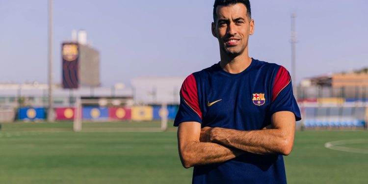 Um ano após aposentadoria, Sergio Busquets volta ao Barcelona como auxiliar técnico do Barça B
