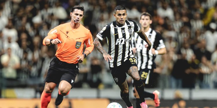 Um dia após Flamengo, Atlético-MG fala em 'indignação' com a arbitragem e pede equipe 'isenta' no próximo jogo