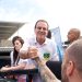 Um dia depois de deixar o PL para apoiar Paes, Romário já participa de carreata com o ex-prefeito
