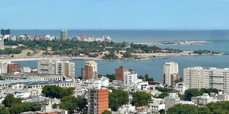 Uruguai, país mais caro da América do Sul: veja salários, custo de vida e regras para brasileiros morarem no país