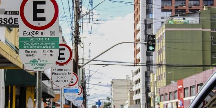 Uso do Est@R Digital cresce 25% em Curitiba