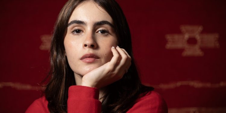Valentina Herszage dá detalhes de personagem em série médica 'Emergência 53' e relembra festa com Madonna pós-Oscar