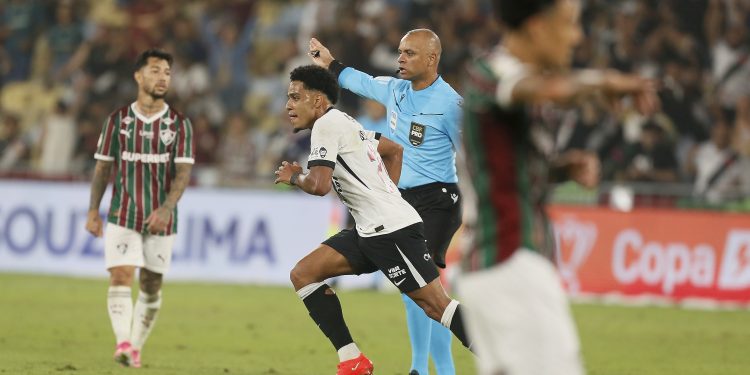 Vasco chega às quartas pela terceira Copa do Brasil seguida e mira feito que não alcança há 31 anos