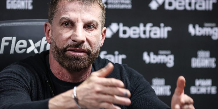 Vasco projeta déficit de R$ 300 milhões em 2026 e diz à Justiça que caixa acaba em 20 de agosto: 'Não dura mais do que 7 dias'