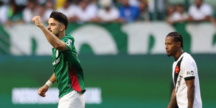 Vasco sofre três gols em 10 minutos, é goleado pelo Palmeiras e aumenta seu drama no Brasileiro