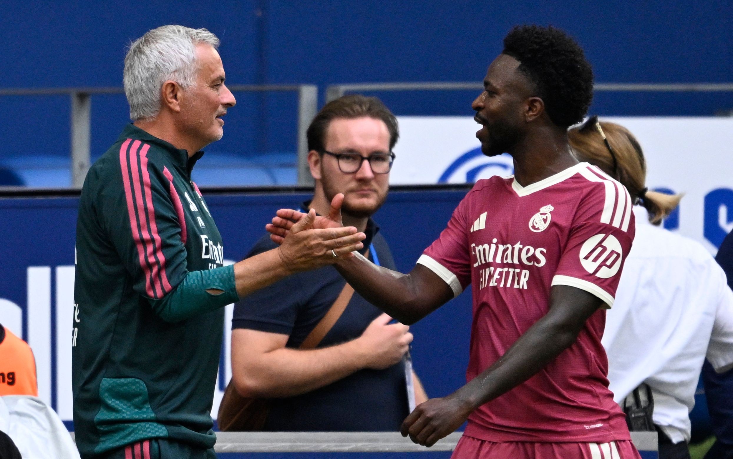 Vini Jr. sofre oito faltas em estreia, e Real Madrid aponta diferença de tratamento na Espanha