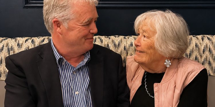 Vivi para Contar: ‘Meu bebê foi tirado dos meus braços’, diz mãe que reencontrou filho mais de 60 anos após Reino Unido forçá-la a adoção indesejada