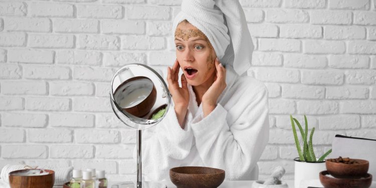 Você pode estar fazendo skincare errado sem perceber; veja os erros mais comuns