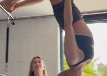 Xuxa mostra rotina de exercício antes de próximo show e faz piada: 'Virilha ok'; veja