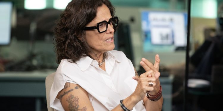 Zélia Duncan fala da relação com Jô Soares e revela que não consegue apagar o contato dele do celular: 'Capitão gay'