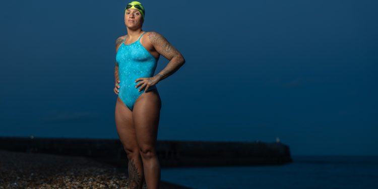 ‘O mais difícil foi nadar tanto tempo sozinha’, conta Ana Marcela, que bateu recorde ao percorrer 42,9 km da Inglaterra à França
