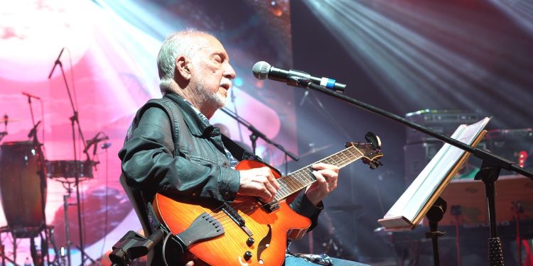 'Bobeamos, por que a gente não fez isso?': músico mais velho no Rock in Rio, Roberto Menescal celebra releituras da bossa nova feitas por jovens artistas