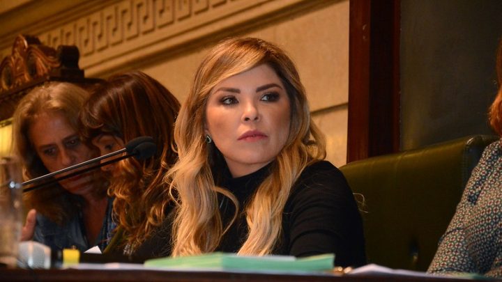'Mãe Loira' do funk: Justiça manda prender Verônica Costa, ex-vereadora condenada a 10 anos de prisão por torturar o ex-marido