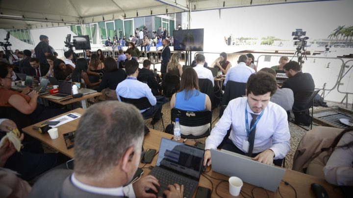 'Nunca tinha visto algo dessa magnitude no STF': repórter conta como foi cobrir sessão histórica da Corte